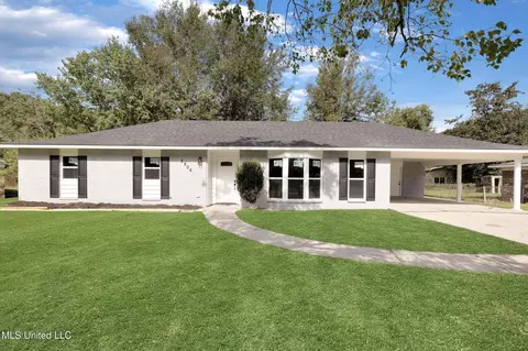 2806 Hickman Ave, Picayune, MS 39466