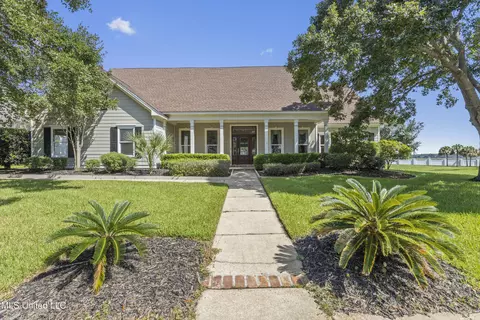 2004 Claudette Ct, Biloxi, MS 39531
