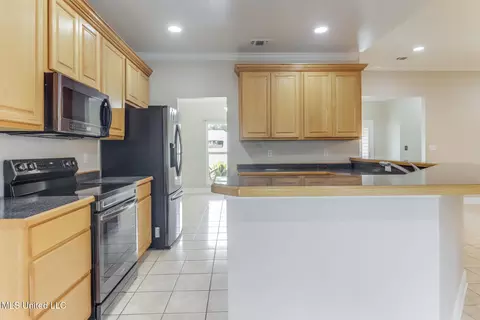 Kitchen - 19180 High Pl, Saucier, MS 39574 photo 3 of 3