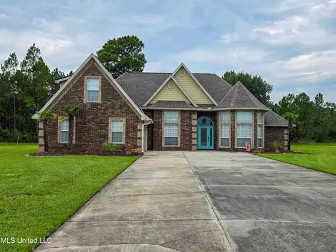 3107 Village Cir, Ocean Springs, MS 39564