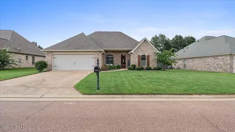 217 Clubview Cir, Pearl, MS 39208