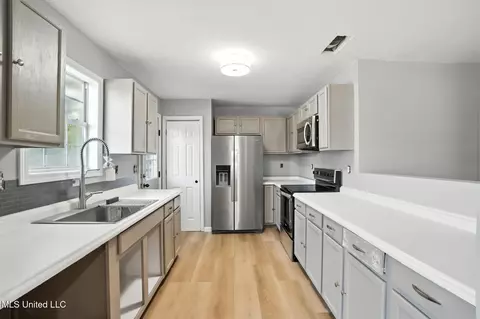 Kitchen - 608 Baldwin St, Summit, MS 39666 photo 1 of 1