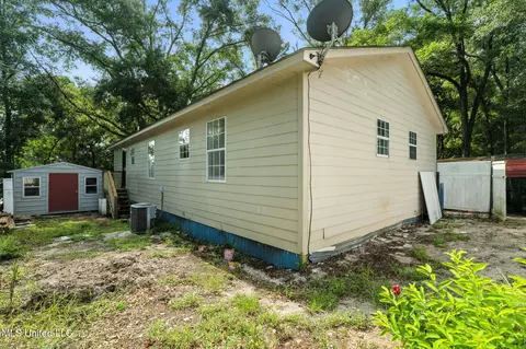 Exterior - 608 Baldwin St, Summit, MS 39666 photo 3 of 3