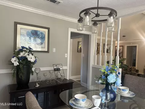 Dining - 909 Brookford Ct, Jackson, MS 39212 photo 5 of 7