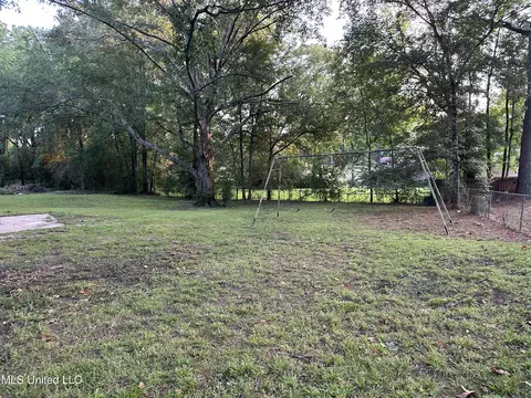 Exterior - 909 Brookford Ct, Jackson, MS 39212 photo 4 of 4