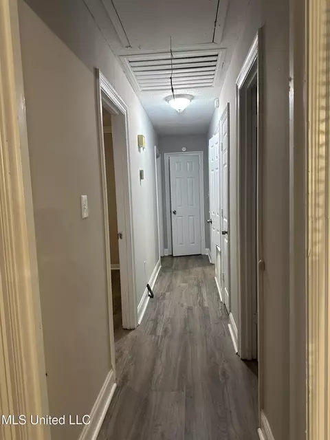 Entry Way - 909 Brookford Ct, Jackson, MS 39212 photo 2 of 2