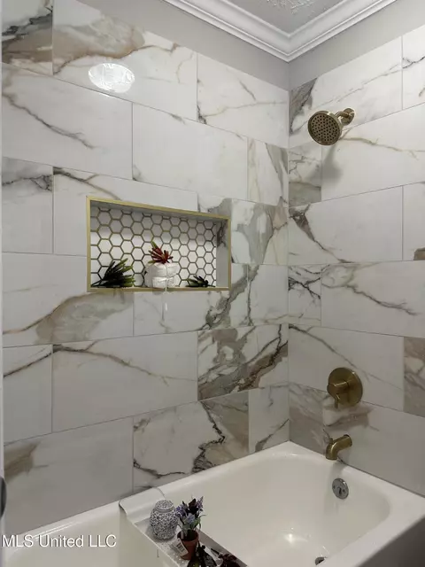 Bath - 909 Brookford Ct, Jackson, MS 39212 photo 14 of 32