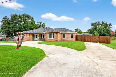 Exterior - 14916 Dismuke Dr, Biloxi, MS 39532 photo 3 of 11