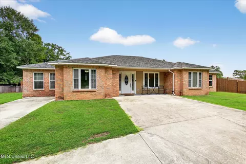 Exterior - 14916 Dismuke Dr, Biloxi, MS 39532 photo 2 of 11