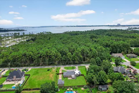 View/Area - 14916 Dismuke Dr, Biloxi, MS 39532 photo 6 of 10