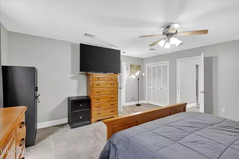 Bedroom - 14916 Dismuke Dr, Biloxi, MS 39532 photo 3 of 4