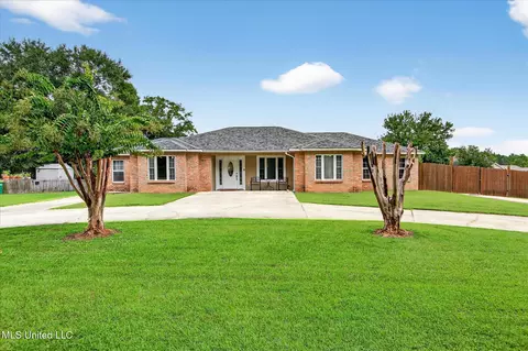 14916 Dismuke Dr, Biloxi, MS 39532