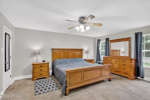 Bedroom - 14916 Dismuke Dr, Biloxi, MS 39532 photo 1 of 4