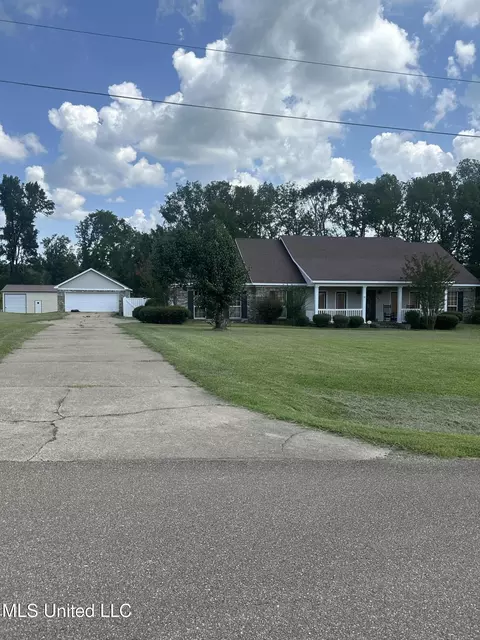 266 Country Hills Dr, Florence, MS 39073