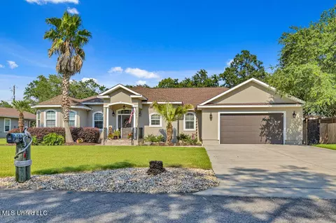 205 S Lang Ave, Long Beach, MS 39560