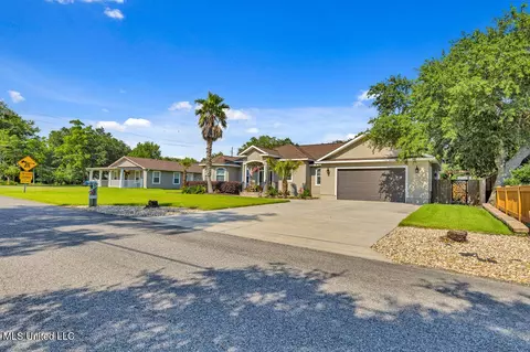 205 S Lang Ave, Long Beach, MS 39560 photo 4