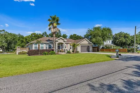 205 S Lang Ave, Long Beach, MS 39560 photo 3