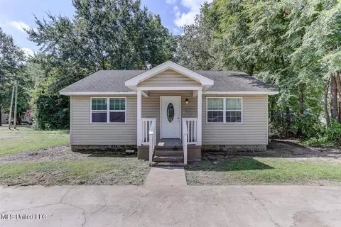 100 Hobbs St, Batesville, MS 38606