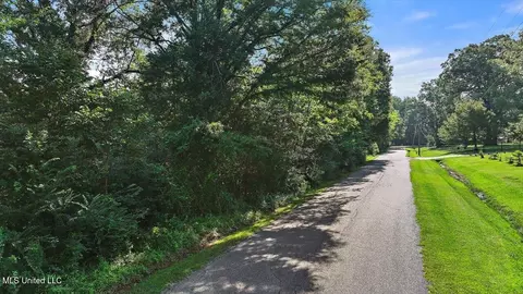 Castlewood Drive, Clinton, MS 39056