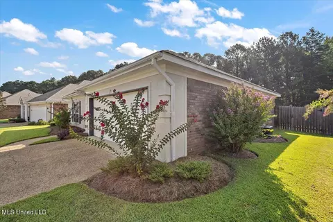 210 Garden Dr, Brandon, MS 39042 photo 2
