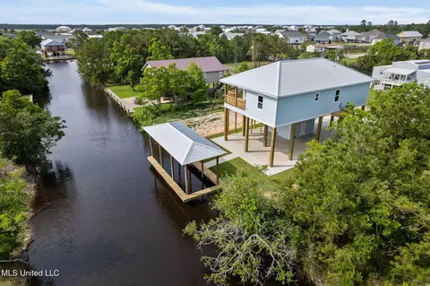 5052 Nebraska St, Bay Saint Louis, MS 39520