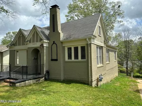 Exterior - 1054 Madison St, Jackson, MS 39202 photo 2 of 5