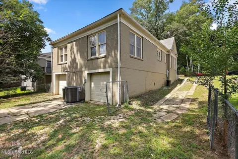 Exterior - 1054 Madison St, Jackson, MS 39202 photo 3 of 5