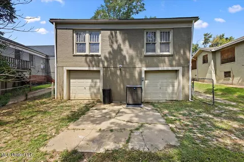 Exterior - 1054 Madison St, Jackson, MS 39202 photo 4 of 5