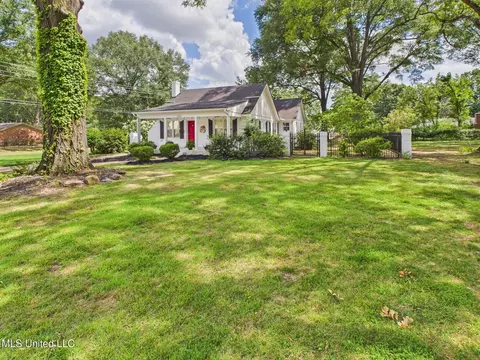 219 Mckie St, Senatobia, MS 38668
