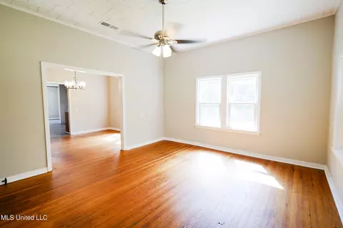 Living - 2637 Bill Lofton, Mccall Creek, MS 39647 photo 4 of 5