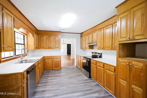 Kitchen - 2637 Bill Lofton, Mccall Creek, MS 39647 photo 2 of 7