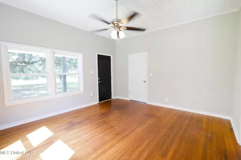 Living - 2637 Bill Lofton, Mccall Creek, MS 39647 photo 5 of 5