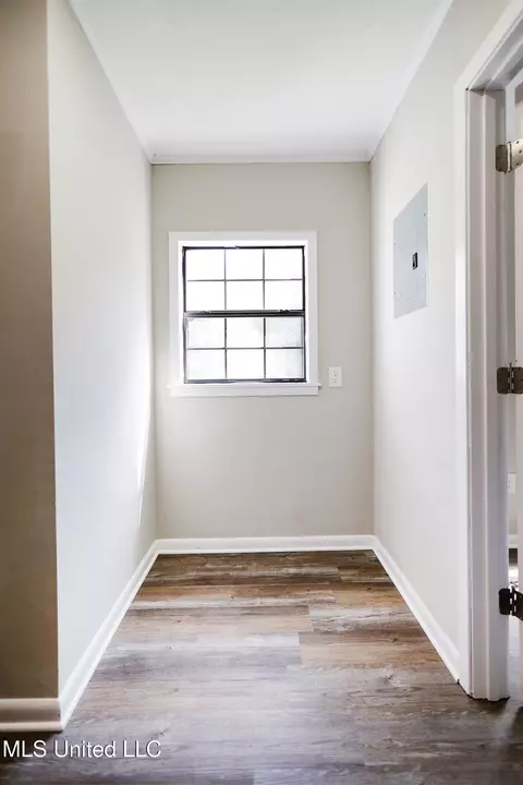 Entry Way - 2637 Bill Lofton, Mccall Creek, MS 39647 photo 1 of 2