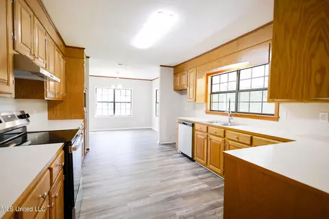 Kitchen - 2637 Bill Lofton, Mccall Creek, MS 39647 photo 1 of 7