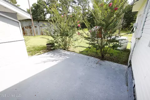 Exterior - 2637 Bill Lofton, Mccall Creek, MS 39647 photo 8 of 13