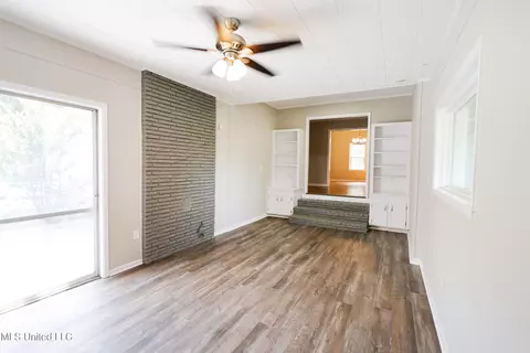 Living - 2637 Bill Lofton, Mccall Creek, MS 39647 photo 2 of 5