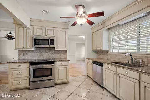 110 Parkway Dr, Jackson, MS 39211 photo 14