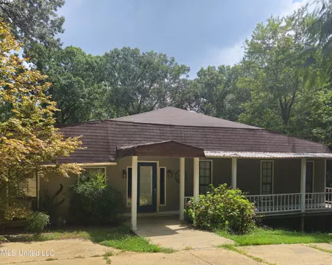 142 Mosley Dr, Pope, MS 38658