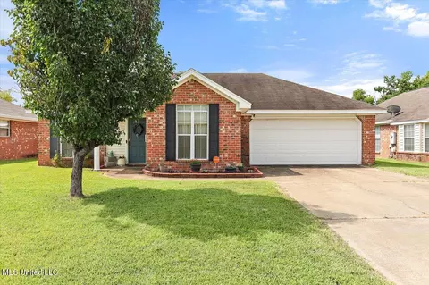 108 Cedar Spring Cir, Pearl, MS 39208