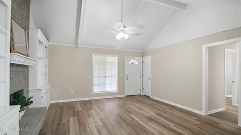 Living - 4344 Will O Run Dr, Jackson, MS 39212 photo 2 of 2