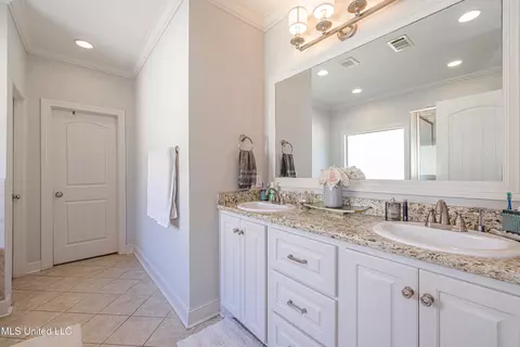 Bath - 119 Claiborne St, Madison, MS 39110 photo 3 of 7