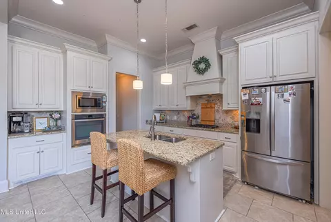 Kitchen - 119 Claiborne St, Madison, MS 39110 photo 2 of 4