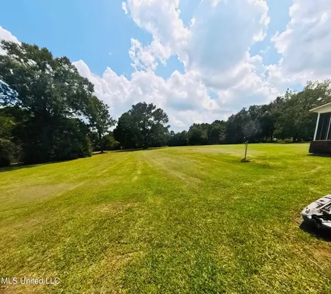 Exterior - 231 Burgundy Dr, Lucedale, MS 39452 photo 4 of 5