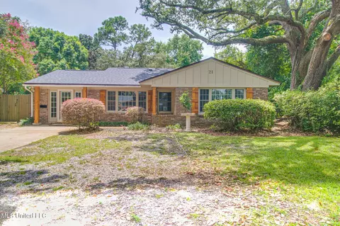 21 Woodglen Dr, Gulfport, MS 39507
