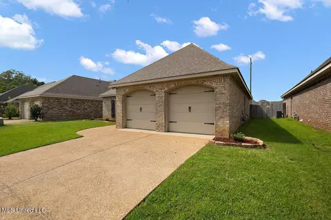 Exterior - 504 Westpark Ct, Brandon, MS 39042 photo 3 of 7