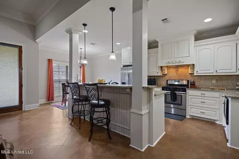 Kitchen - 504 Westpark Ct, Brandon, MS 39042 photo 1 of 3