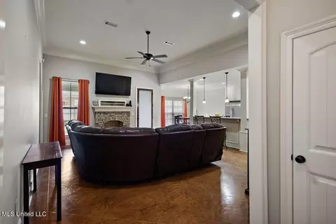 Entry Way - 504 Westpark Ct, Brandon, MS 39042 photo 1 of 3