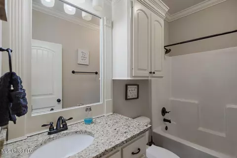 Bath - 504 Westpark Ct, Brandon, MS 39042 photo 2 of 2