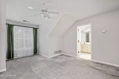 Bedroom - 1579 Mason Dr, Hernando, MS 38632 photo 8 of 10