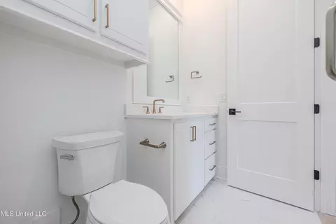 Bath - 464 Whittington Cir, Madison, MS 39110 photo 8 of 13